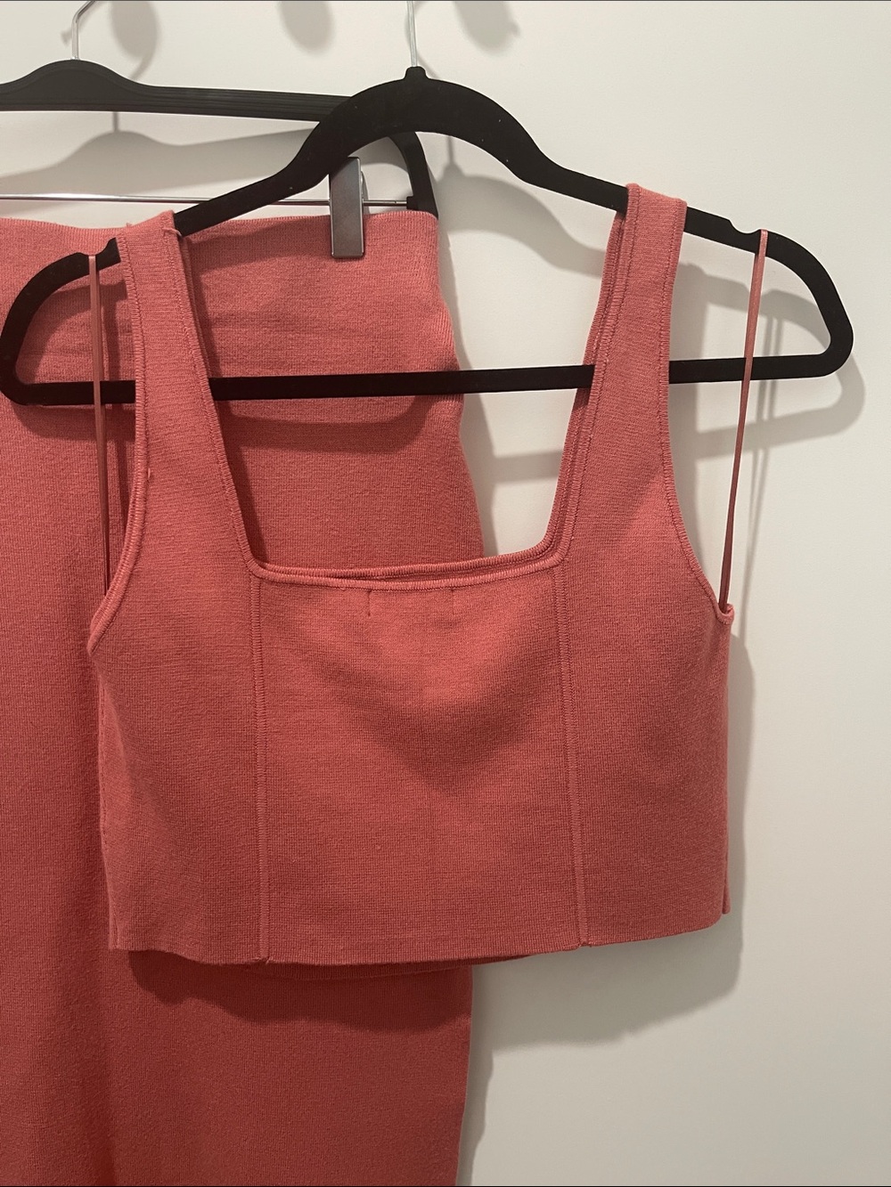 House of Harlow 1960 Coral Knit Two-Piece Skirt Set- Like New - Picture 4 of 5